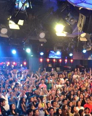 Dude Perfect: Squad Games Tour event